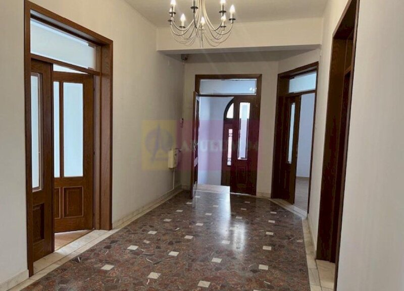 Apartament 4 camere in vila- Gara de Nord.